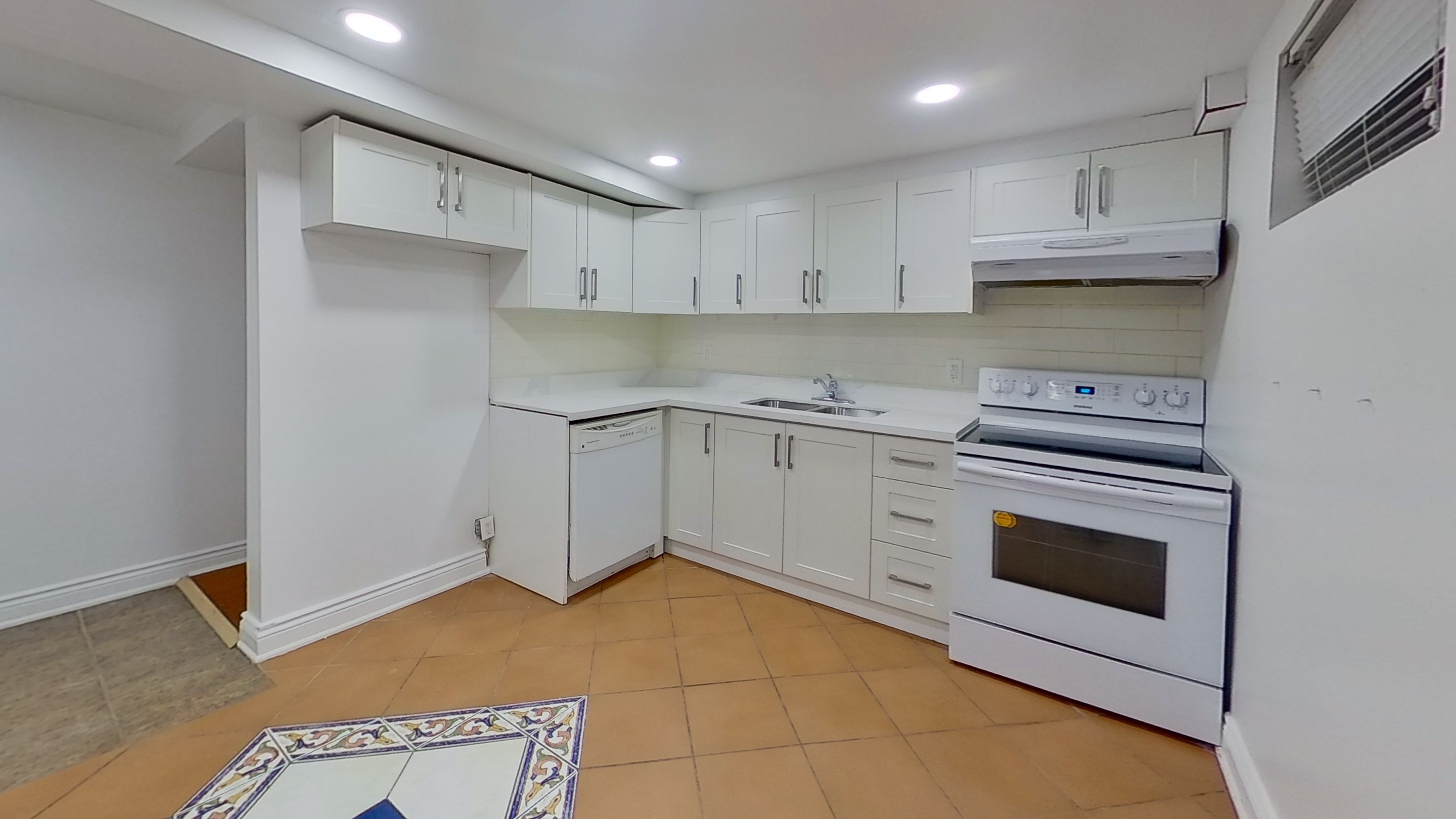 157 Spadina Rd - 1