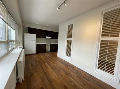 710 Spadina Ave - 103