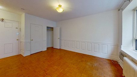 710 Spadina Ave - 305